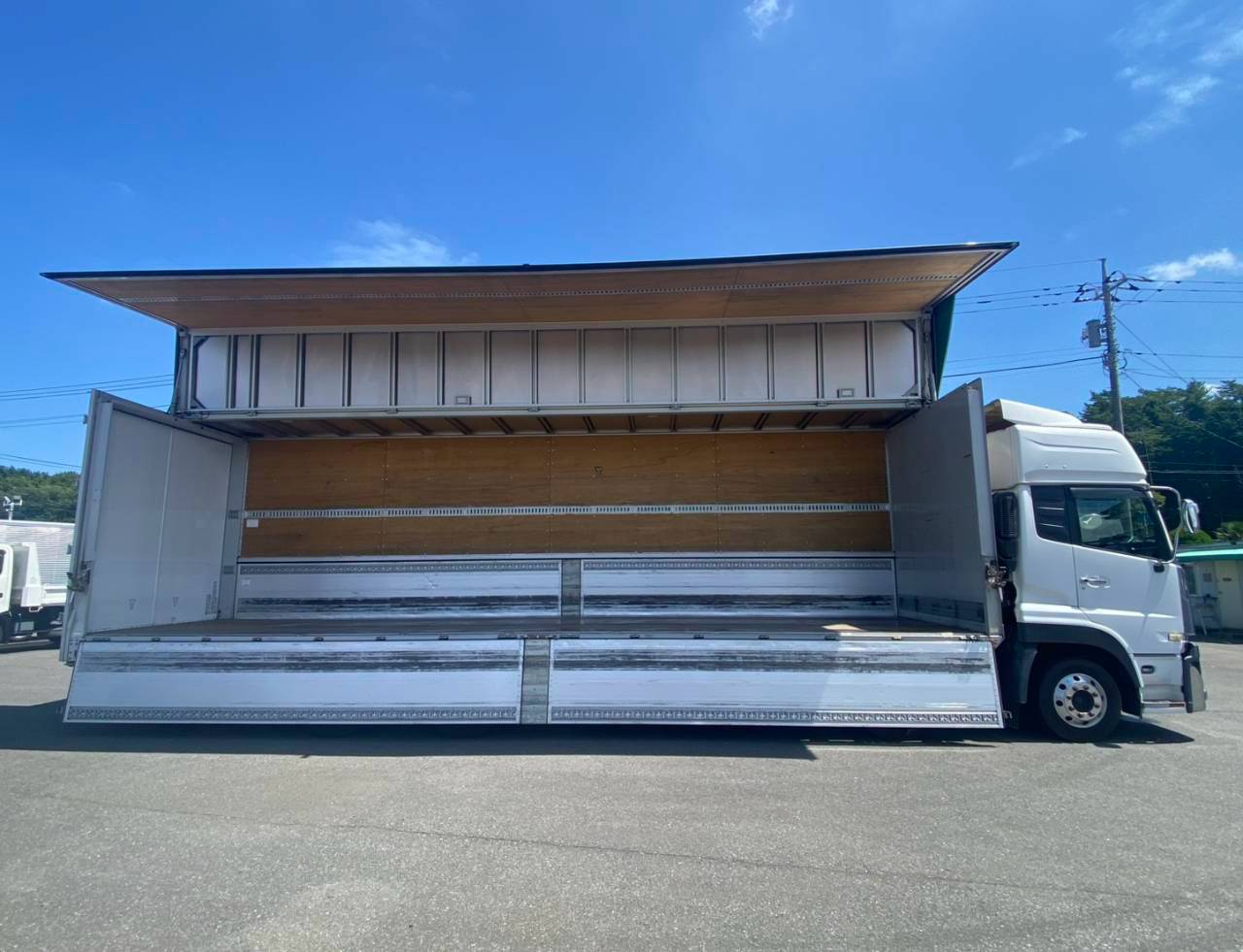 UD クオン
