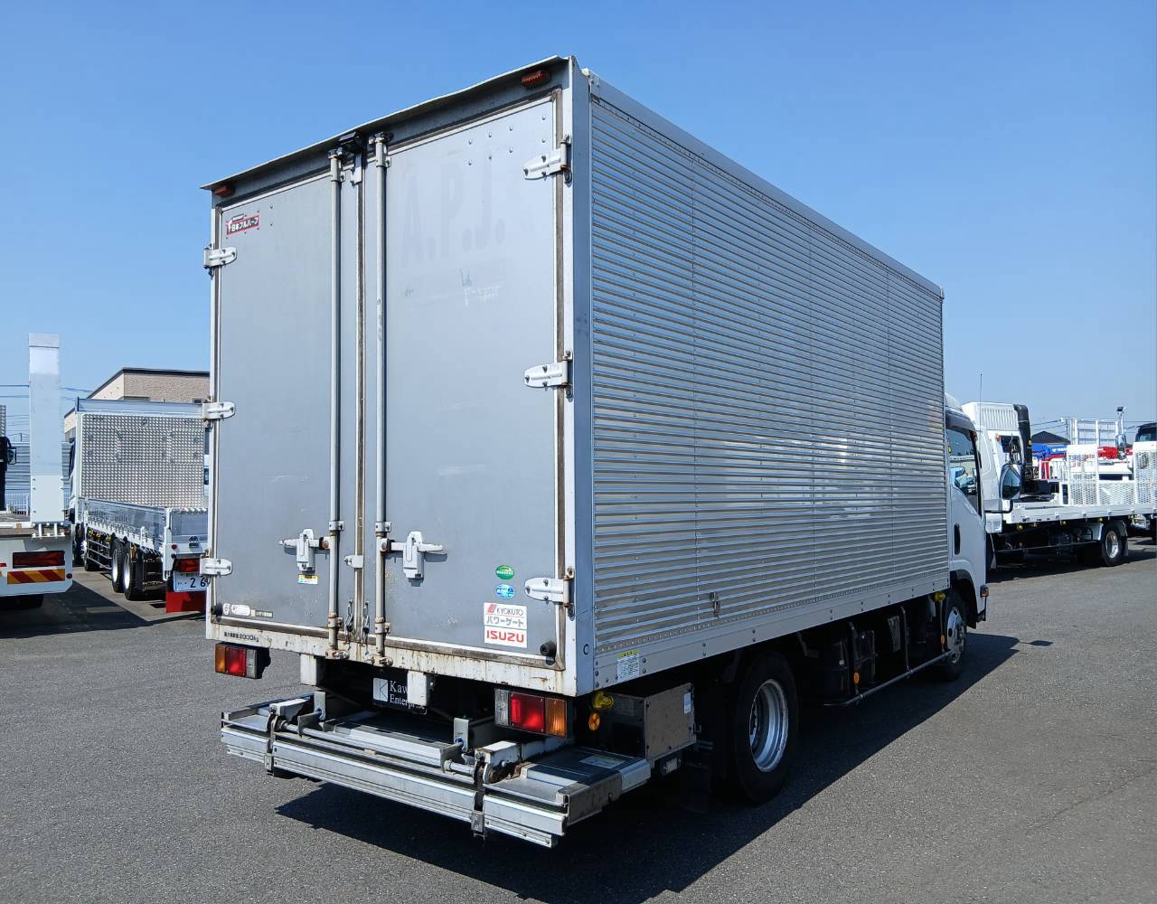いすゞ エルフ