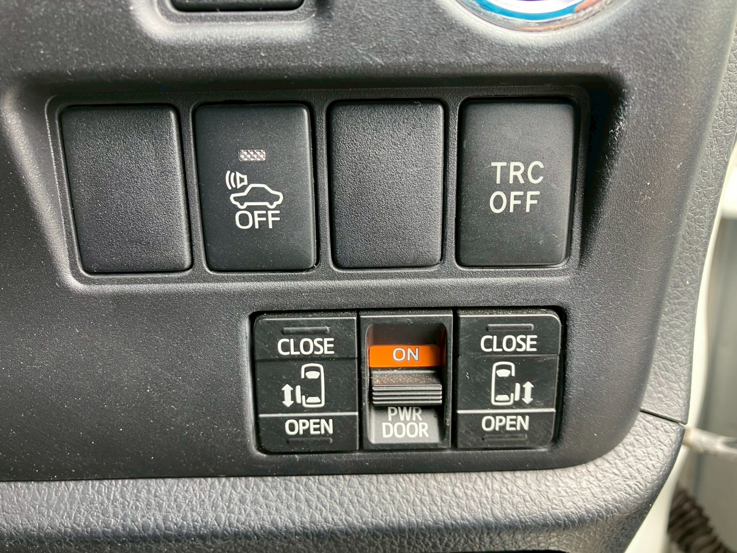 トヨタ エスクァイア ハイブリッド